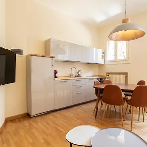 Residenza Cornaggia شقة